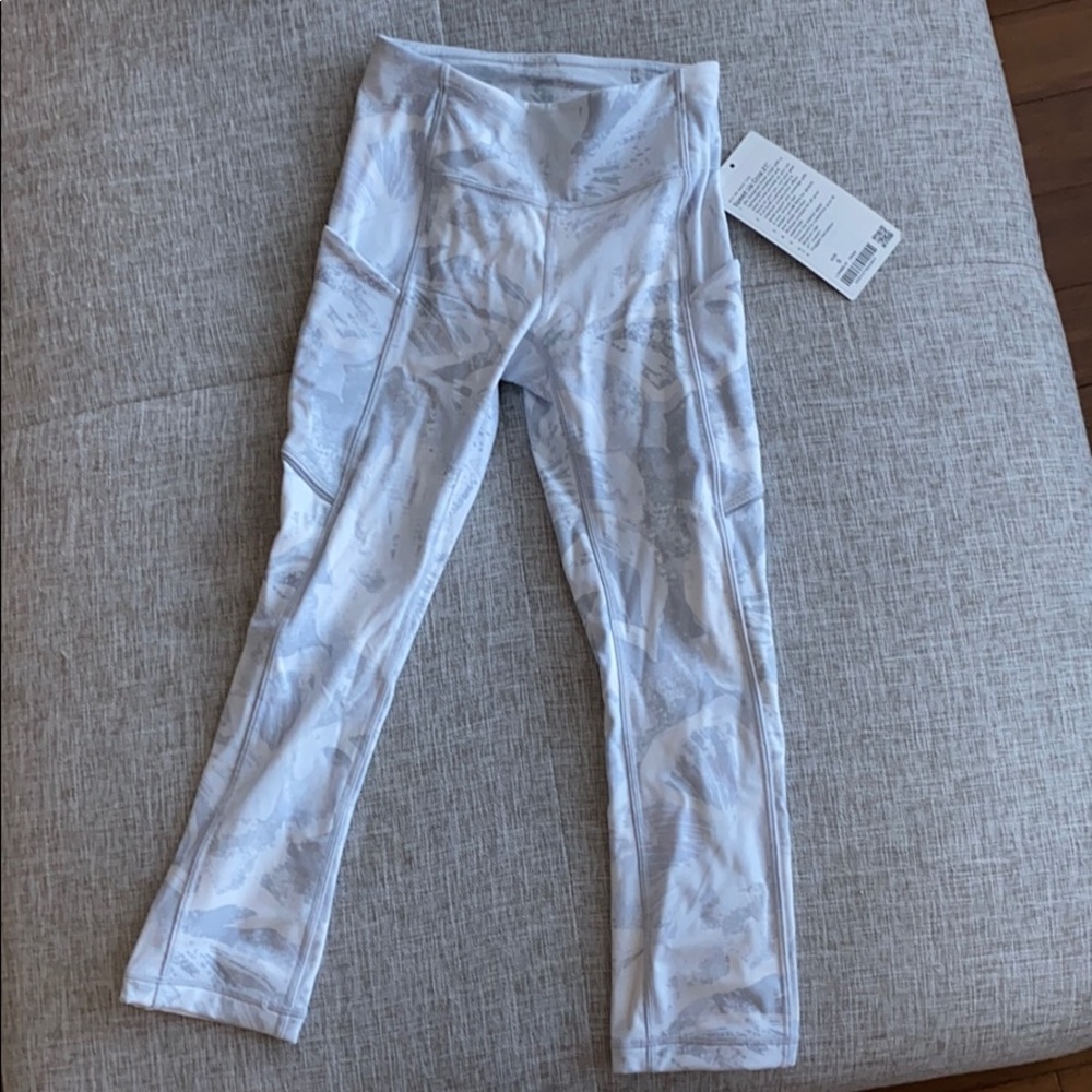 Lululemon Speed Crop size 0 BNWT